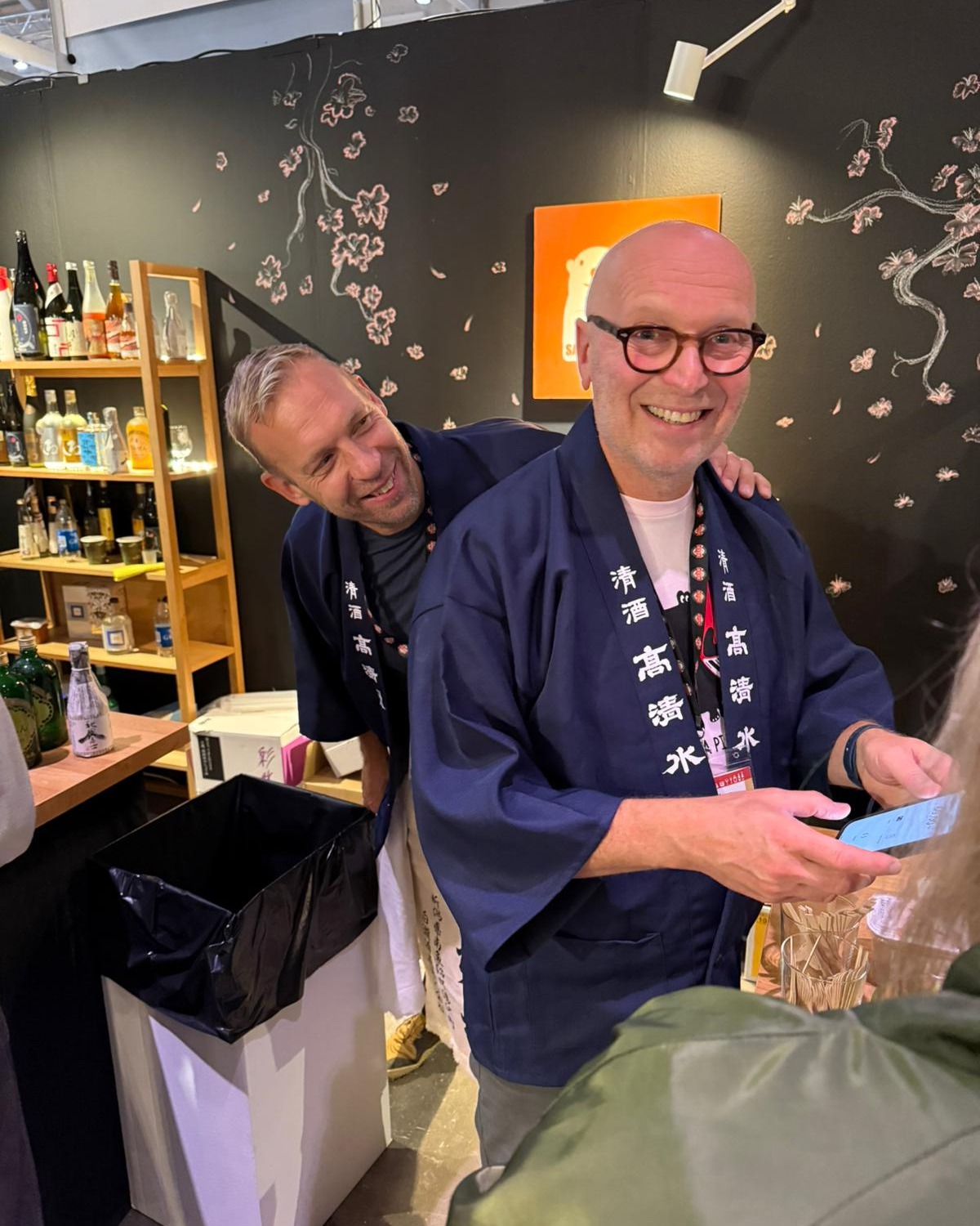 Dan och Tomas på sake-mässa